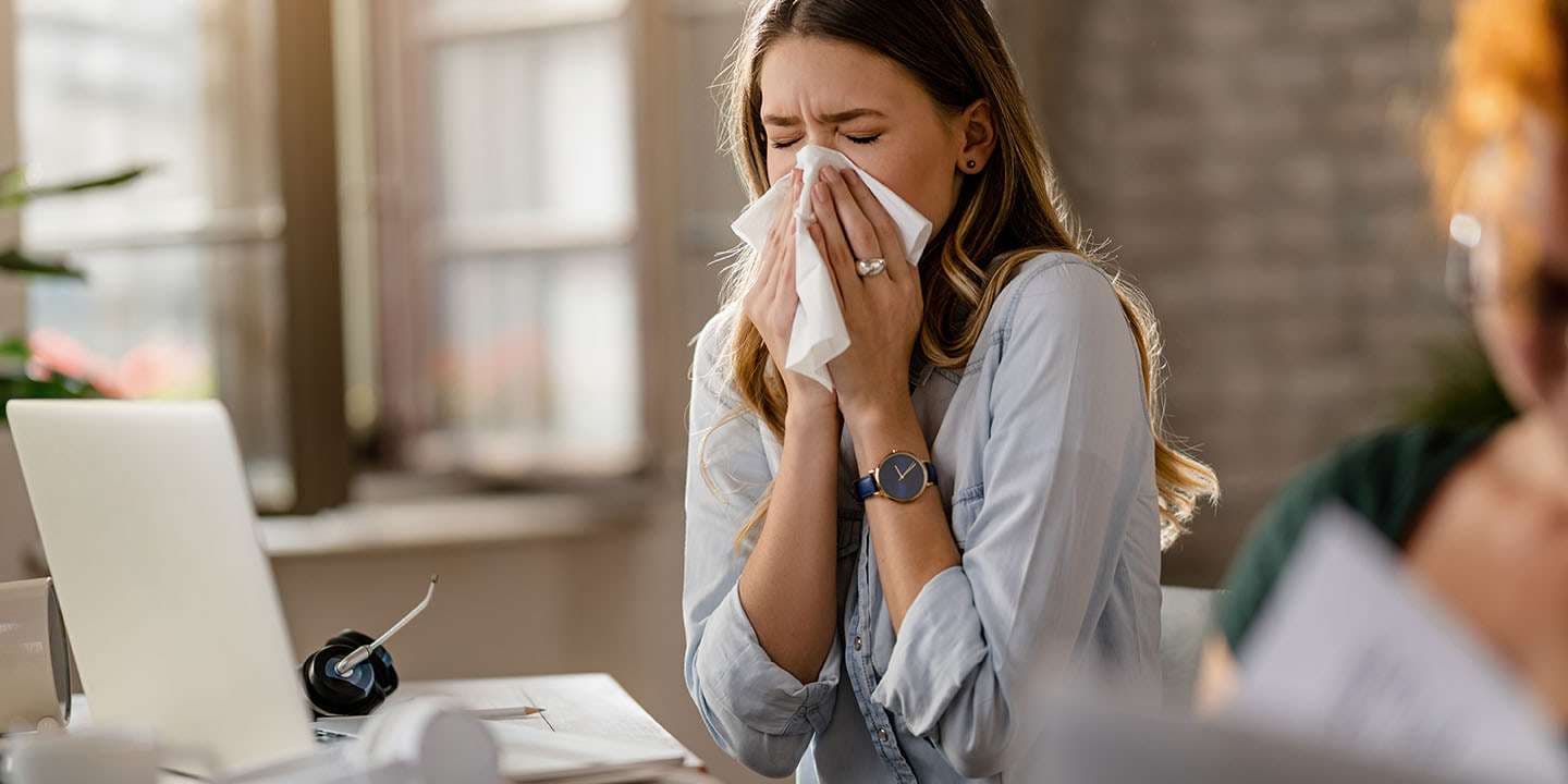 दिवाली के दौरान साँस संबंधी एलर्जी से निपटने के 8 तरीके