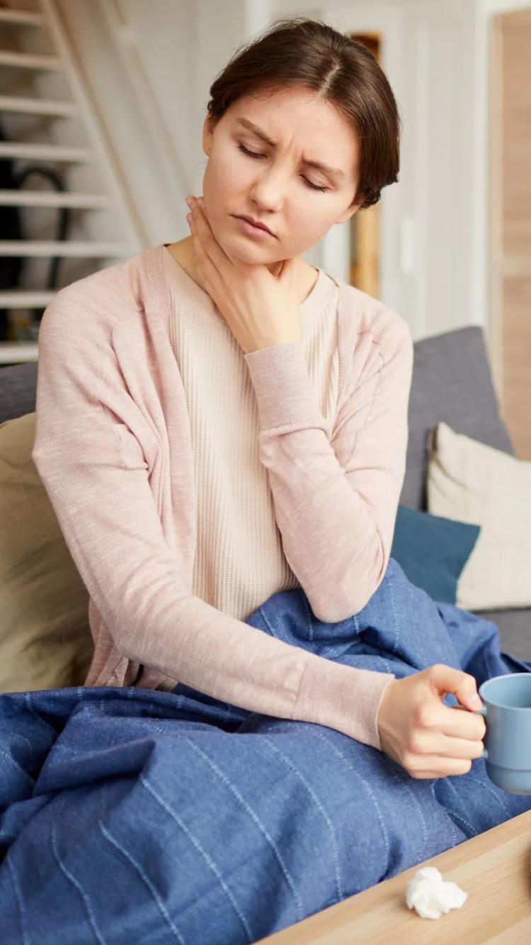 5 Effective Home Remedies for Sore Throat