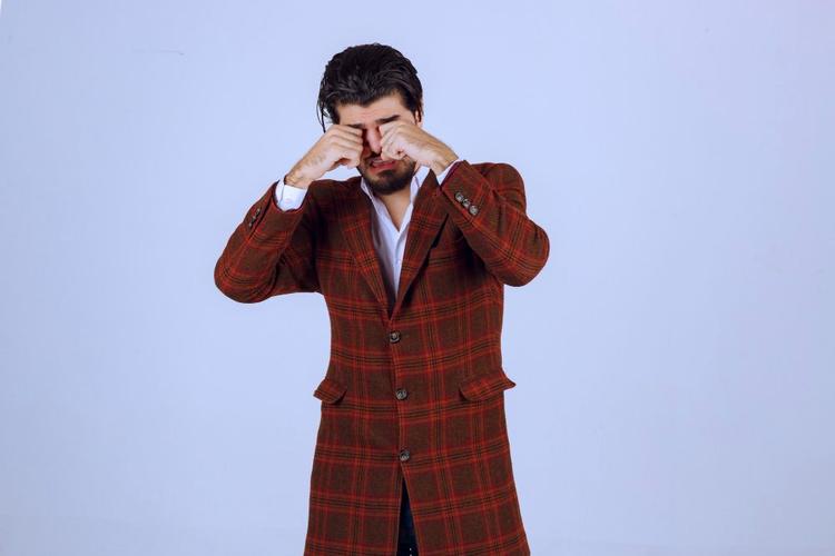 Dry Eyes: Causes, Symptoms, Prevention, & Treatment