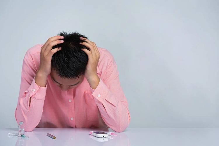 Living with Diabetes: Symptoms, Types, Diagnosis, and Treatment Options Explained