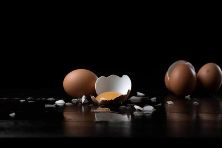 Eggs and Cholesterol - How Many Eggs Are Safe To Eat In A Day?