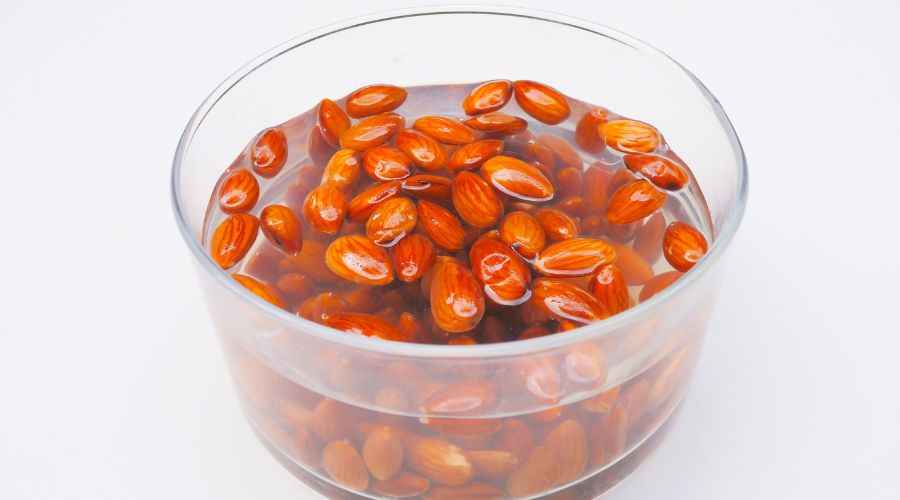 Benefits Of Eating Soaked Almonds