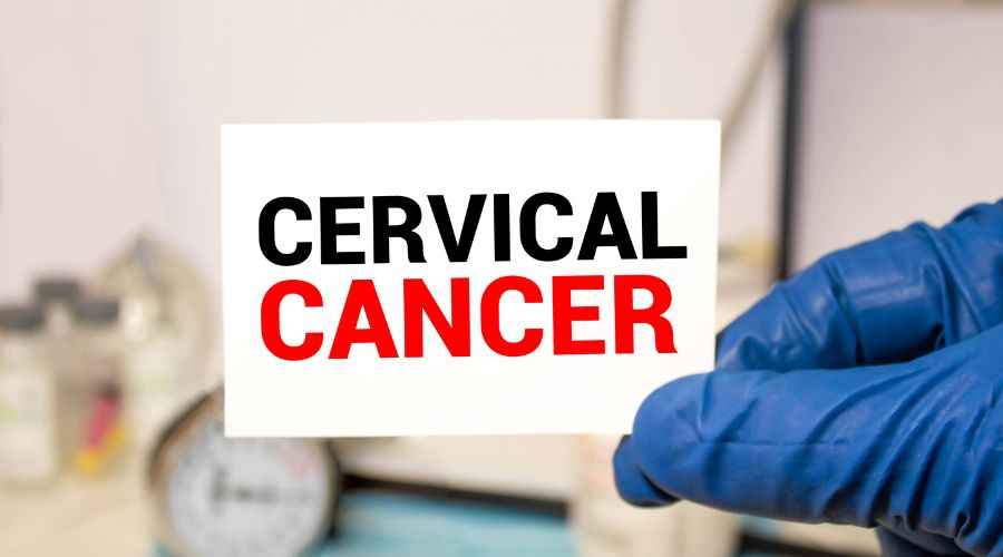 Cervical Cancer in Marathi: कारण, लक्षणे आणि उपचार
